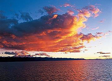 三国塔防自走棋《斗塔》，热血羁绊，兵来将挡！